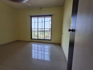 Room in 2 BHK Apartment at Acme Ozone, Manpada – for Rent