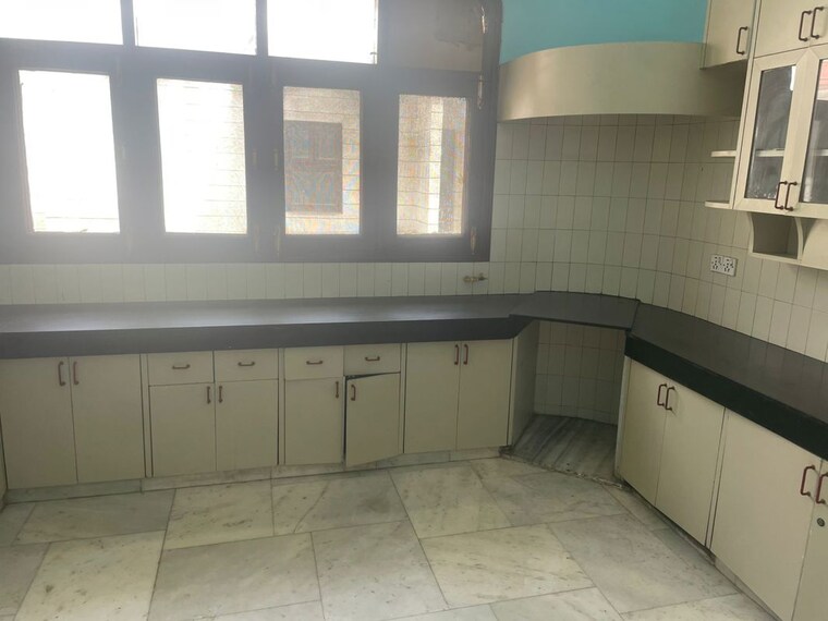 Kitchen, sector 14 4 Bedroom 480 Sq.Ft. Villa In Sector 14 Noida 10230826