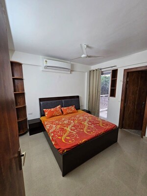 Bedroom in 3 BHK Builder Floor at Sector 10a – for Rent