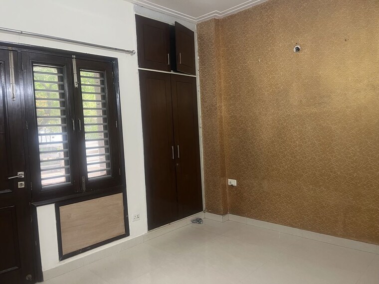 Room, south city 2 3 Bedroom 375 Sq.Yd. Builder Floor In South City 2 Gurgaon 10230872