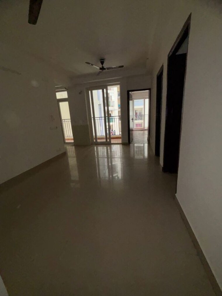 Room, spring-meadows 2.5 Bedroom 1285 Sq.Ft. Apartment In Tech Zone 4 Greater Noida Greater Noida 10231260