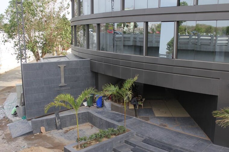 Balcony, sola Commercial Office Space 700 Sq.Ft. In Sola Ahmedabad 10231353