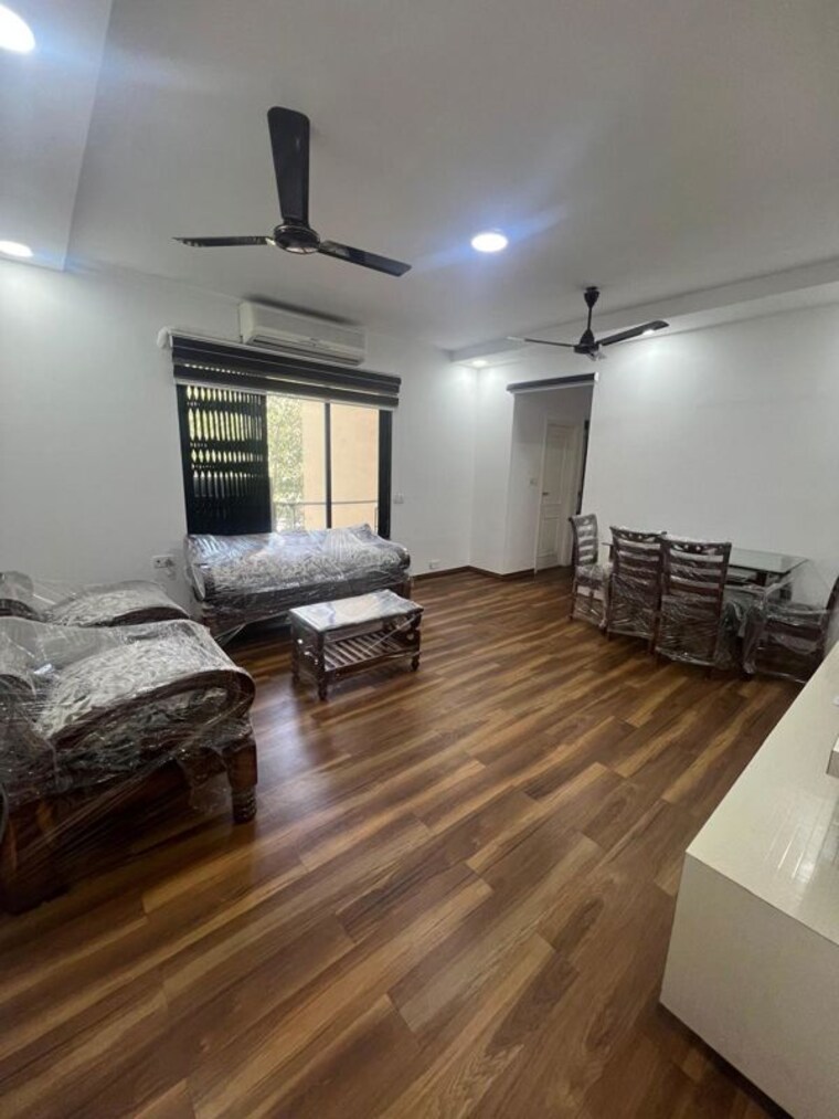 Living Room, hiranandani-estate-queens 2 Bedroom 950 Sq.Ft. Apartment In Ghodbunder Road Thane 10231355