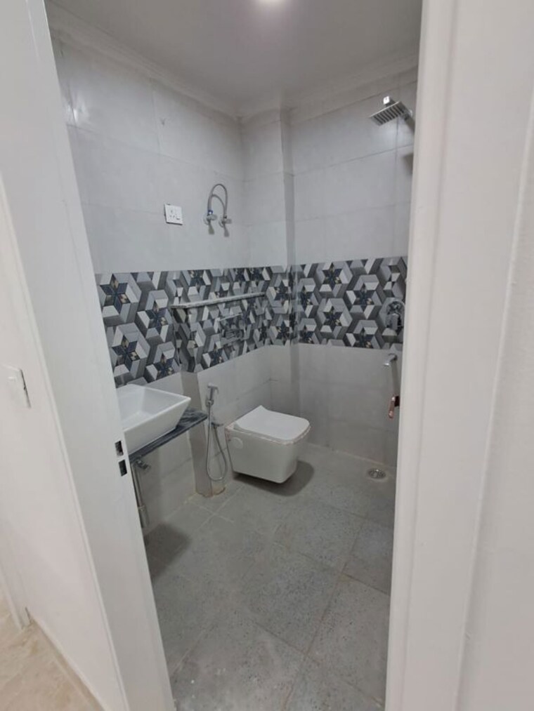 Bathroom, neb sarai 1 Bedroom 450 Sq.Ft. Builder Floor In Neb Sarai Delhi 10231362