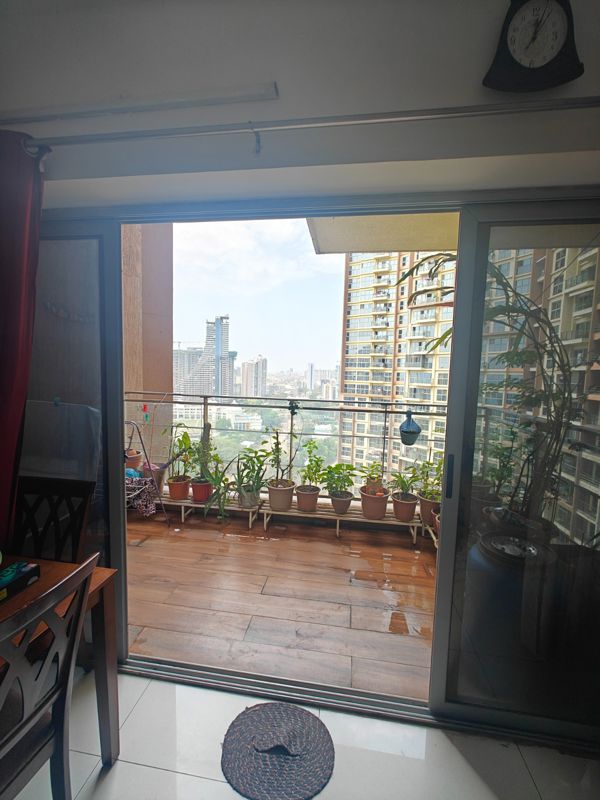 3.5 BHK 1350 Sq.Ft. Apartment in Amanora Adreno Towers
