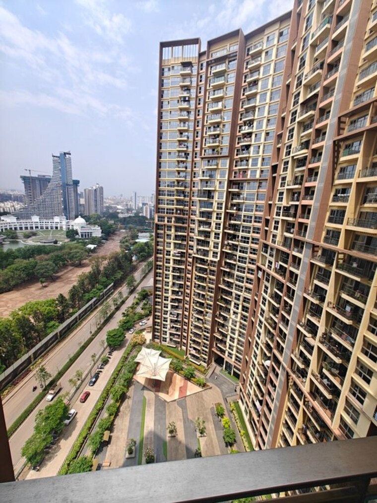 Exterior View, amanora-adreno-towers 3.5 Bedroom 1350 Sq.Ft. Apartment In Hadapsar Pune 10228155