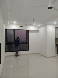 2 BHK + Study Room Apartment For Sale in Sunteck Avenue 2