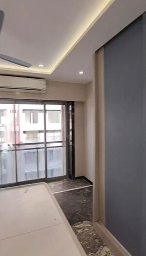 Room in 3 BHK Apartment at SSD Pali Palms, Bandra West – for Rent