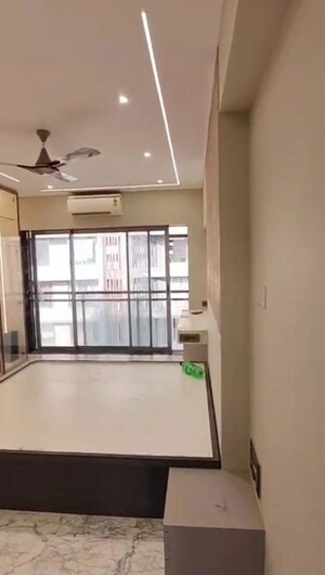 Room in 3 BHK Apartment at SSD Pali Palms, Bandra West – for Rent