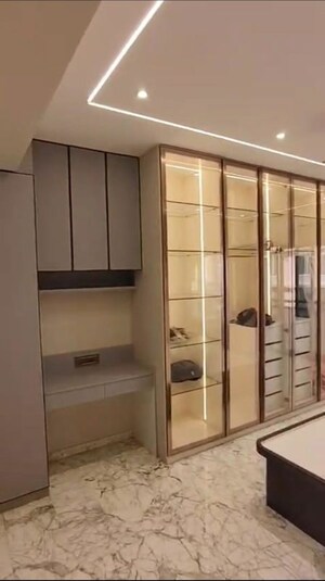 Room in 3 BHK Apartment at SSD Pali Palms, Bandra West – for Rent