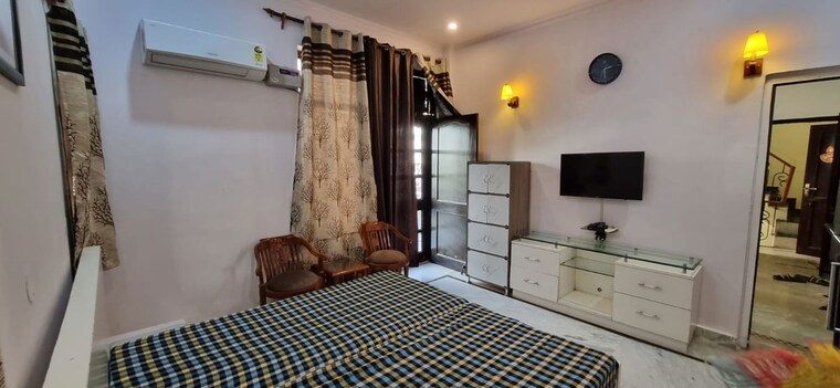 Bedroom, ansal-plaza-gurgaon 3 Bedroom 1500 Sq.Ft. Builder Floor In Palam Vihar Gurgaon 10231590