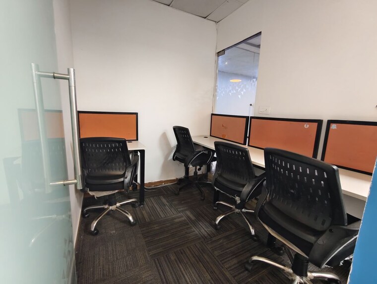 Team Area, sector 62 Commercial Office Space 2200 Sq.Ft. In Sector 62 Noida 10228395