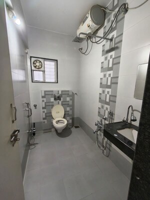 Bathroom in 3 BHK Apartment at Belaire Mansion, Camp – for Sale