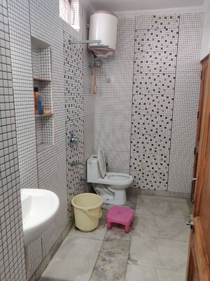 Bathroom in 3 BHK Builder Floor at Ansal Plaza Gurgaon, Palam Vihar – for Rent