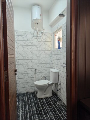 Bathroom in 3.5 BHK Apartment at Kulhan – for Rent