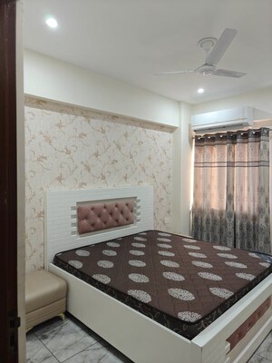 Room in 3.5 BHK Apartment at Kulhan – for Rent