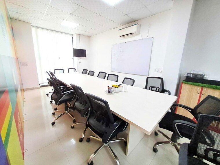 Team Area, fergusson college road Commercial Office Space 2800 Sq.Ft. In Fergusson College Road Pune 10231771