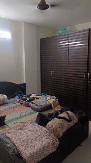 Room in Studio Apartment at Wilson Garden – for Rent