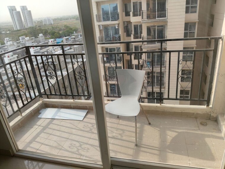 Balcony, signature-global-proxima 2 Bedroom 665 Sq.Ft. Apartment In Sector 89 Gurgaon 10231953