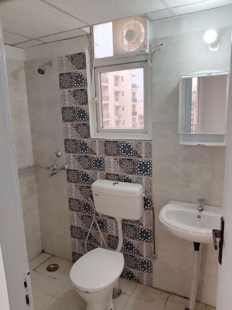 Bathroom, signature-global-proxima 2 Bedroom 665 Sq.Ft. Apartment In Sector 89 Gurgaon 10231953