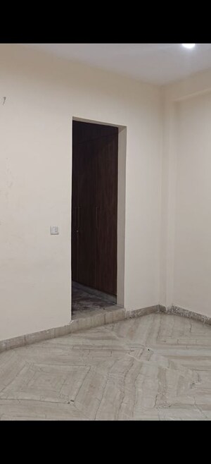 Room in 4 BHK Builder Floor at Ashoka Enclave – for Rent