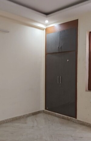 Room in 4 BHK Builder Floor at Ashoka Enclave – for Rent