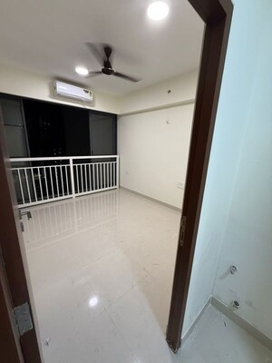 Furnished Amenities in 3 BHK Apartment at Kalpataru Mugnus, Bandra East – for Rent