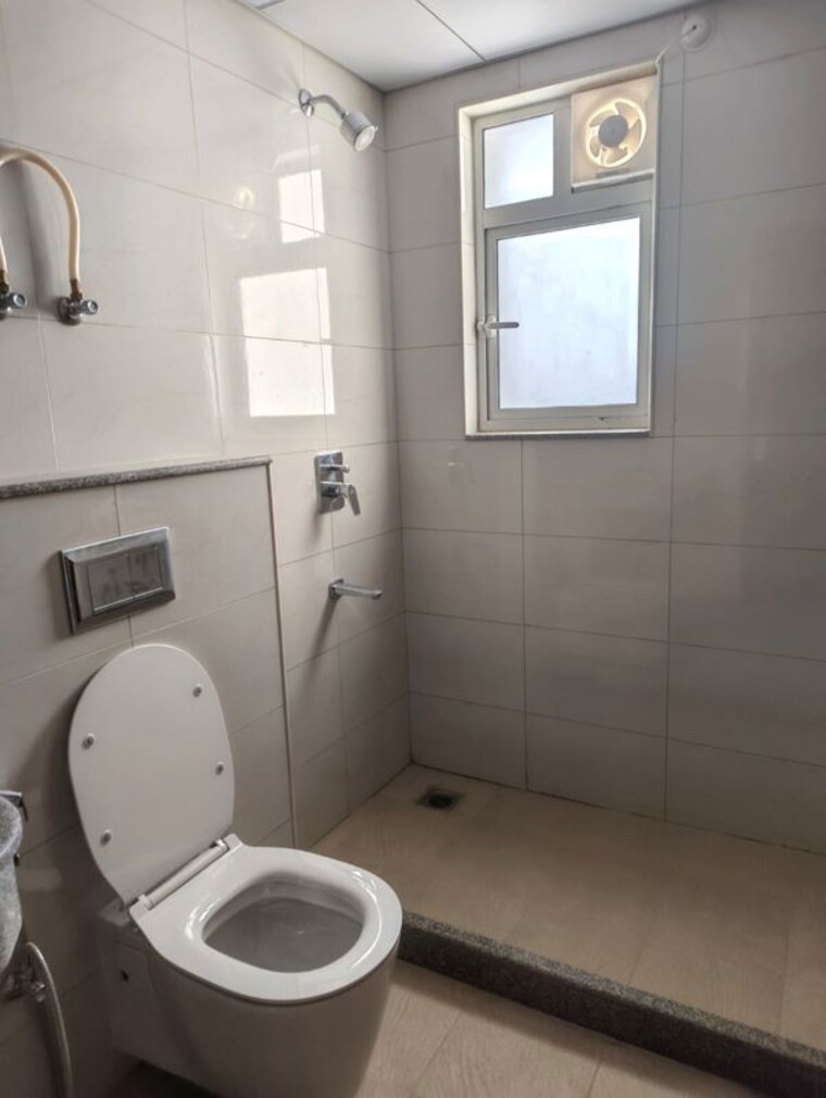Bathroom, bestech-park-view-ananda 3 Bedroom 1645 Sq.Ft. Apartment In Sector 81 Gurgaon 10232125