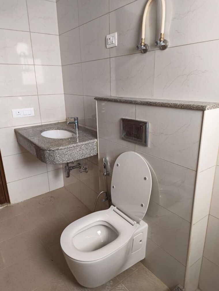 Bathroom, bestech-park-view-ananda 3 Bedroom 1645 Sq.Ft. Apartment In Sector 81 Gurgaon 10232125
