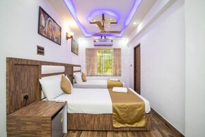 Bedroom in 2 BHK Builder Floor at Jp Nagar – for Rent