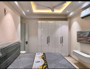 Building Lobby in 1 BHK Builder Floor at SAS Tower, Sector 38 – for Rent