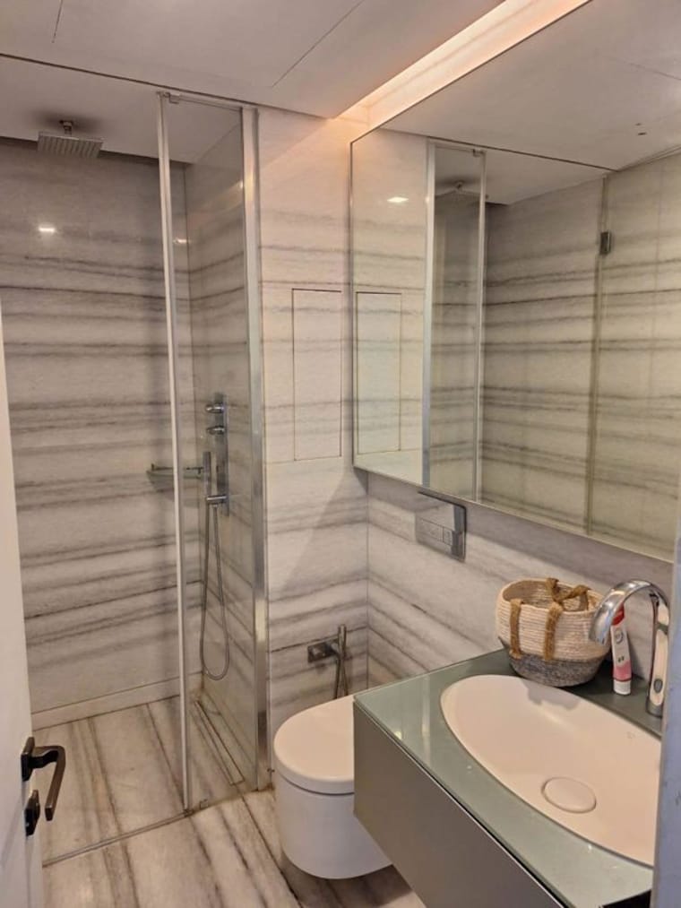 Bathroom, lodha-world-crest 4 Bedroom 1791 Sq.Ft. Apartment In Worli Mumbai 10232149