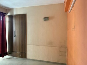 Room in 3.5 BHK Apartment at Bestech Park View Residency, Sector 3 – for Sale
