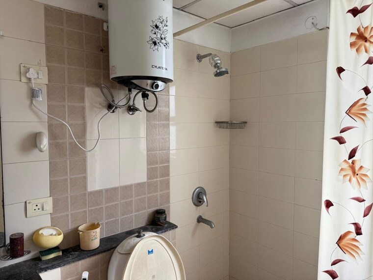Bathroom, bestech-park-view-residency 3.5 Bedroom 1920 Sq.Ft. Apartment In Sector 3 Gurgaon 10232165