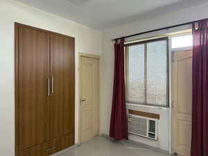 Room in 3.5 BHK Apartment at Bestech Park View Residency, Sector 3 – for Sale