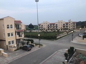 4 BHK Apartment For Rent in Emaar Emerald Floors, Sector 65