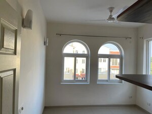 Building Lobby in 4 BHK Apartment at Emaar Emerald Floors, Sector 65 – for Rent