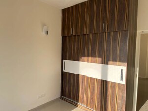 Furnished Amenities in 4 BHK Apartment at Emaar Emerald Floors, Sector 65 – for Rent