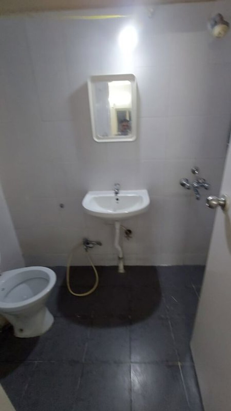 Bathroom, arv-uthville 2 Bedroom 1020 Sq.Ft. Apartment In Kharadi Pune 10232211