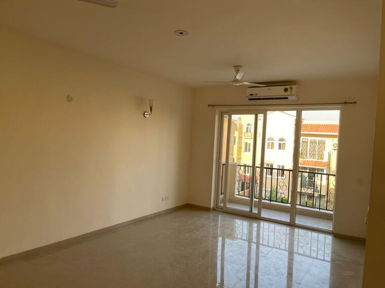 Room, emaar-emerald-floors 4 Bedroom 350 Sq.Yd. Apartment In Sector 65 Gurgaon 10232209