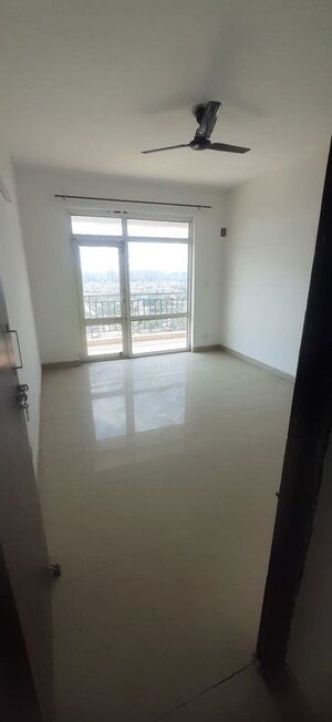 Room in 3 BHK Builder Floor at ERA Redwood Residency, Sector 78 – for Rent