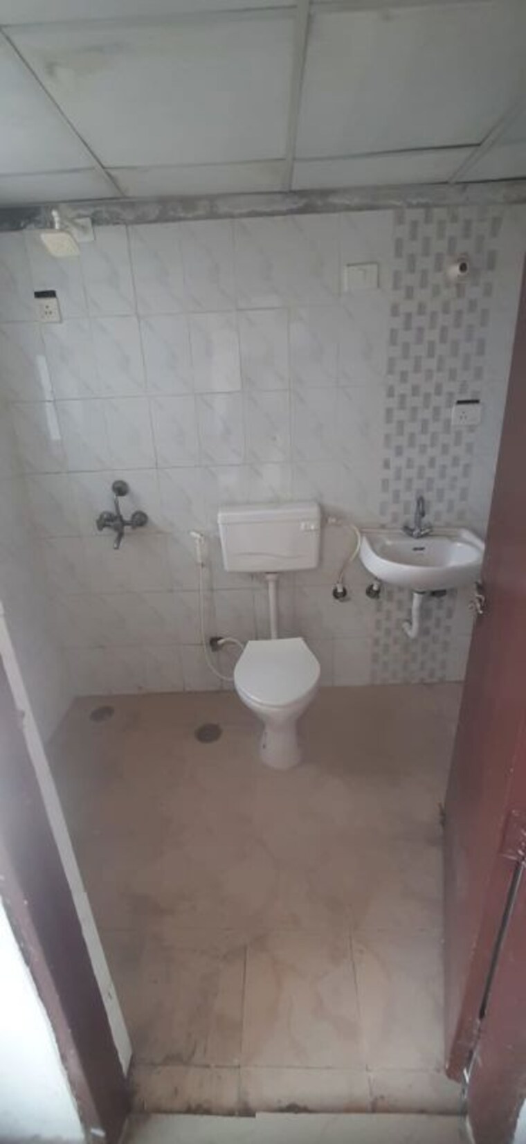 Bathroom, era-redwood-residency 3 Bedroom 1836 Sq.Ft. Builder Floor In Sector 78 Faridabad 10231954