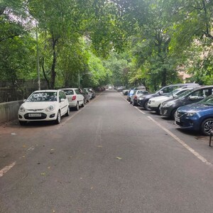 Parking in 3 BHK Builder Floor at Sarvodaya Enclave – for Rent