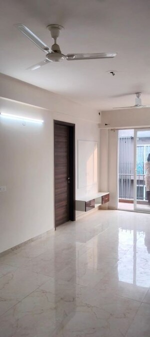 Room in 2 BHK Builder Floor at Smart World Gems, Sector 89 – for Rent