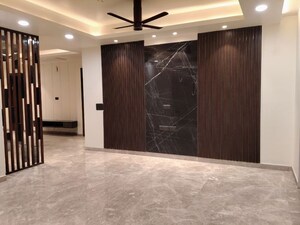 Room in 3.5 BHK Apartment at Smart World Gems, Sector 89 – for Rent