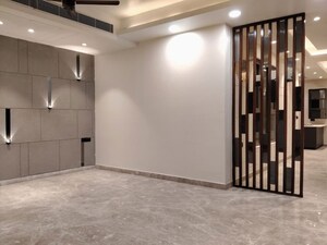 Room in 3.5 BHK Apartment at Smart World Gems, Sector 89 – for Rent