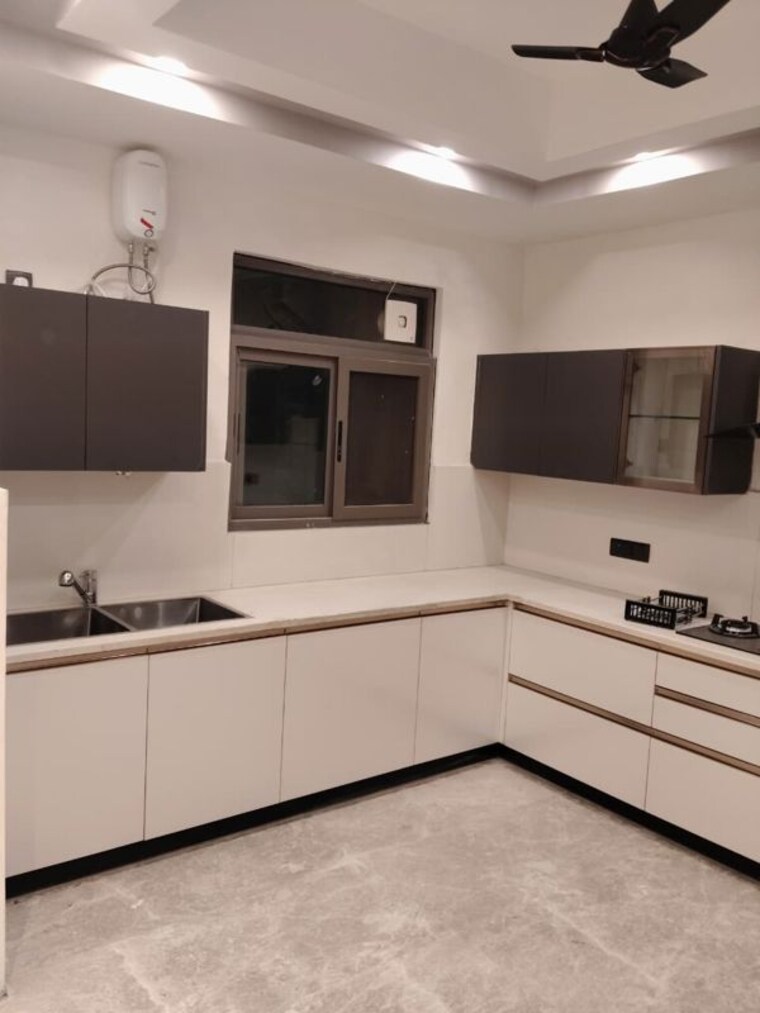 Kitchen, smart-world-gems 3.5 Bedroom 1680 Sq.Ft. Apartment In Sector 89 Gurgaon 10232284