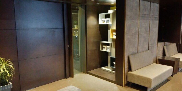 Room, sola Commercial Office Space 8300 Sq.Ft. In Sola Ahmedabad 10232243