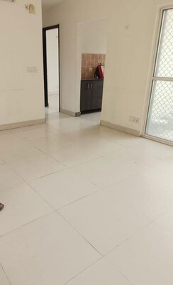 2 BHK Apartment For Rent in Aims Golf Avenue II