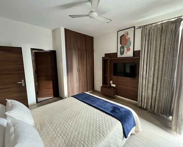 Bedroom, smart-world-gems 3.5 Bedroom 1680 Sq.Ft. Apartment In Sector 89 Gurgaon 10232302